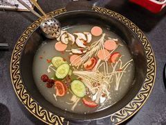 -小志家.野生菌鲜切牦牛肉牛杂火锅