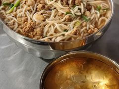 -正宗杨记普洱酸醋米线(总店)