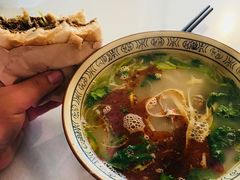 -烤鸭肉夹馍鸭汤店