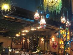 大堂-胡桃里音乐餐厅(陶溪川店)(川湘赣菜·世界百大酒庄直供红酒·音乐表演)