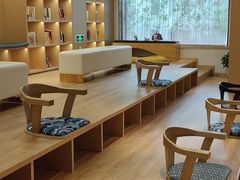 -漕河泾街道图书馆(漕河泾社区文化活动中心店)