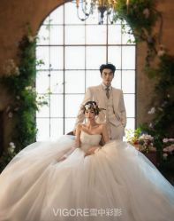 -雪中彩影婚纱摄影·微光艺术中心