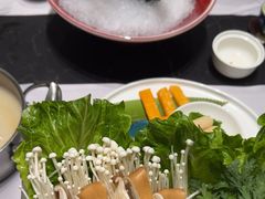 -红鼎豆捞·非遗鲍皇汤火锅(宝丰路店)