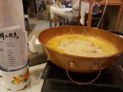 -鲜入围煮花胶鸡海鲜火锅