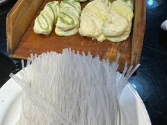 -鱼窝棚柴火铁锅炖(富山屯店)