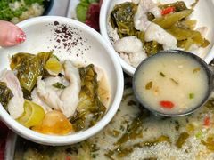 -德林酸菜鱼火锅(南丹店)