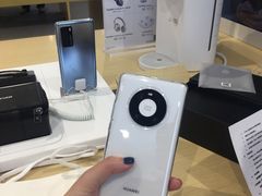 -华为授权体验店(万航渡路)