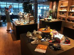 -光海书局(南京东路第一百货店)