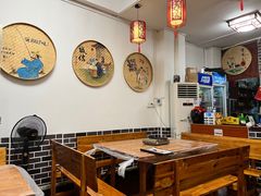 大堂-古城苗家土菜馆(河景餐厅店)