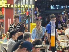 -刘姐啤酒鱼民族演艺餐厅(西街总店)
