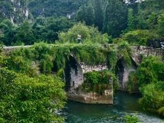 -高荡千年布依古寨旅游景区