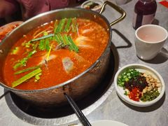 -野山舂·贵州现舂酸汤牛肉(民生路店)
