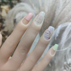 -花岐款式专研健康美甲沙龙
