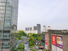 -洛克公园·篮球·足球·羽毛球(莘庄店)