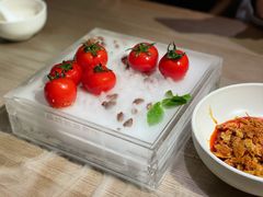 番茄脆菇沙拉-小大董·烤鸭(凤凰汇店)