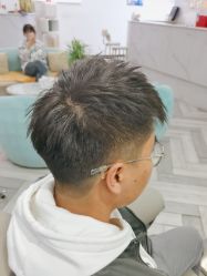 -米娜护肤造型