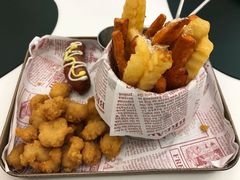 -露露家咖啡店