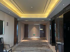 -天津京基皇冠假日酒店