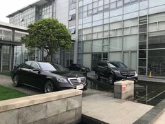-奔驰上海利星(七宝店)