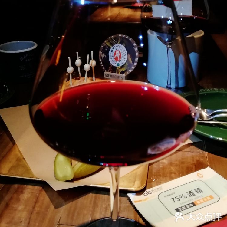 打卡新开业的小伯格酒馆 舒适温馨[拔草][礼花]