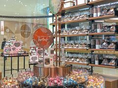 -Laderach 莱德拉(上海环贸iapm店)