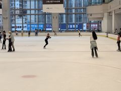 -冰纷万象滑冰场(深圳万象城店)