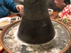 -洞庭洲·防空洞火锅·烧烤·铜锅涮肉(新百广场店)