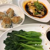 要经过一个婚宴大厅 我们去的时候正好有公司在搞活动