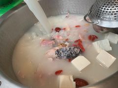 -马家斑.鲜鱼火锅(松湖万科店)