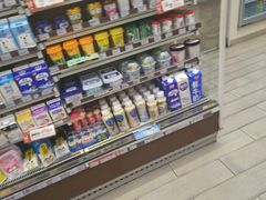 -全家便利店(洛川东路店)