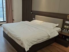 -元一商务电竞酒店(世纪城新会展中心地铁站店)