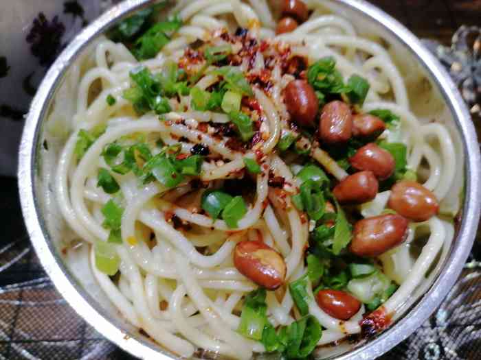 措姆凉粉-"跟着点评走,偶尔也会迷路,点评上说是十点.