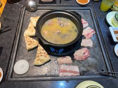-有一锅·野生菌黑山羊腊排骨火锅(古城北门店)