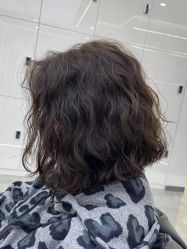 点击看大图 -V8潮牌·接发烫染连锁