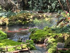 -Chom Cafe and Restaurant