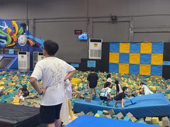 -超时空蹦床团建·VR潮玩运动娱乐·生日派对游乐园(金桥店)