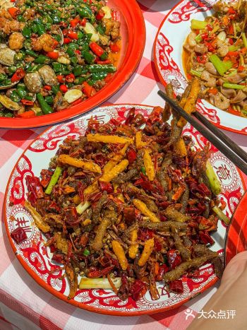 谁敢信，来吃川菜竟然被一个萝卜种草了！