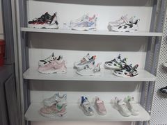 -云柏鞋业(十里堡店)