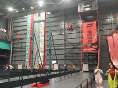 -极限PLAY运动娱乐新世界·团建派对表演休闲馆·室内高空游乐园