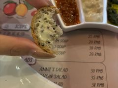 餐前面包佐青酱和黄油-安妮意大利餐厅(国贸店)