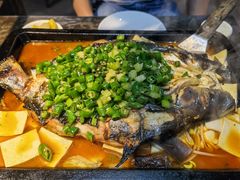碧绿青椒芒果鱼-夯鱼烤鱼·尔滨地标美食(保健路店)