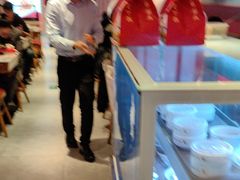 -渝是乎酸菜鱼·川渝小炒(新世界百货望京店)