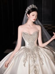 -不晚国际婚纱礼服