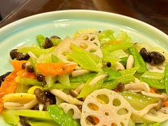 半烧全素-七菜馆·东北菜·蒸饺(文体路店)