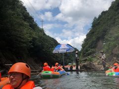 -安吉龙王山峡谷漂流
