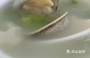 Sand Clam and Mustard Greens Soup