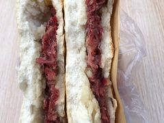 腊牛肉夹馍-杨天玉腊牛羊肉店