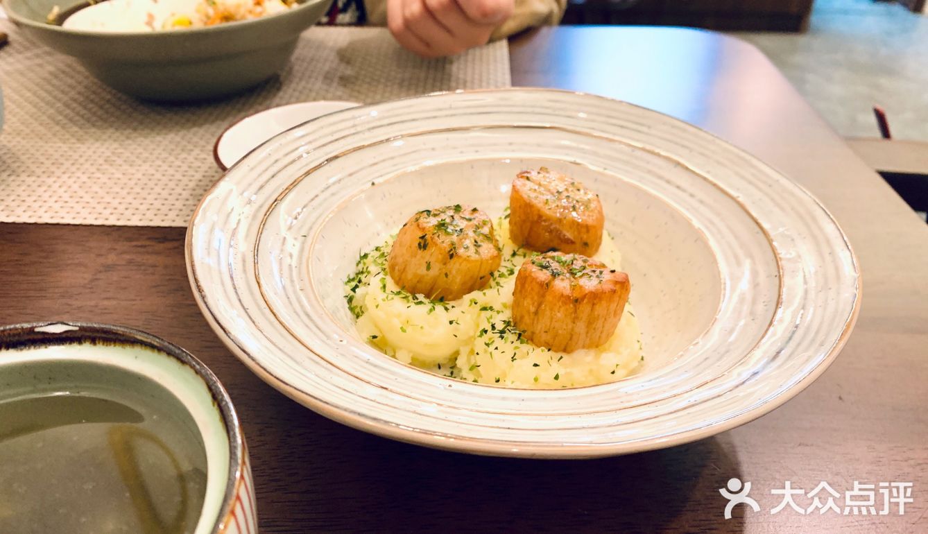 紧凑生活中的一顿舒适简餐