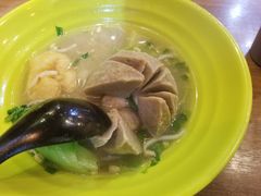 瑪瑯大粒包細粒白鬚牛丸湯-班兰叶印尼美食