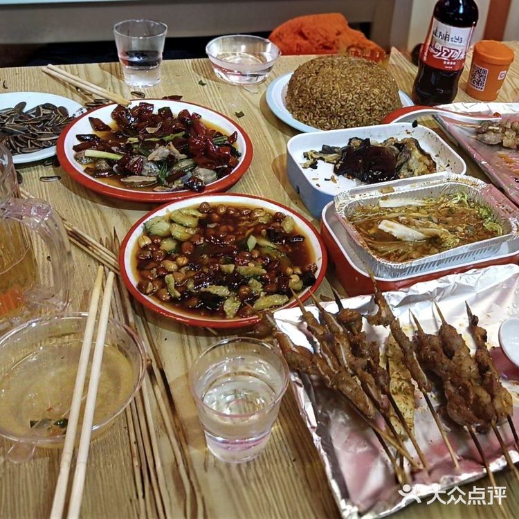 夜宵时间烧烤大餐